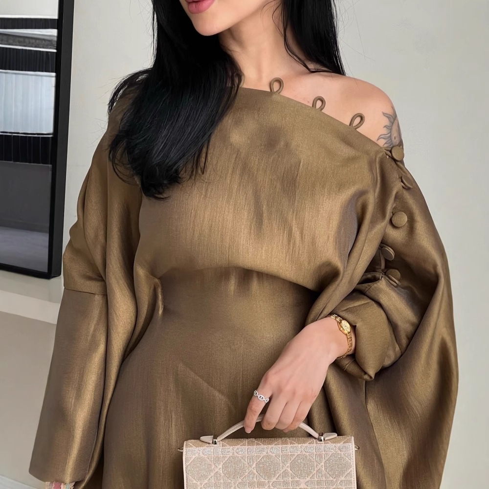 Recién llegado, caftán de una  - Women Formal Wear Dubai reseña y precio